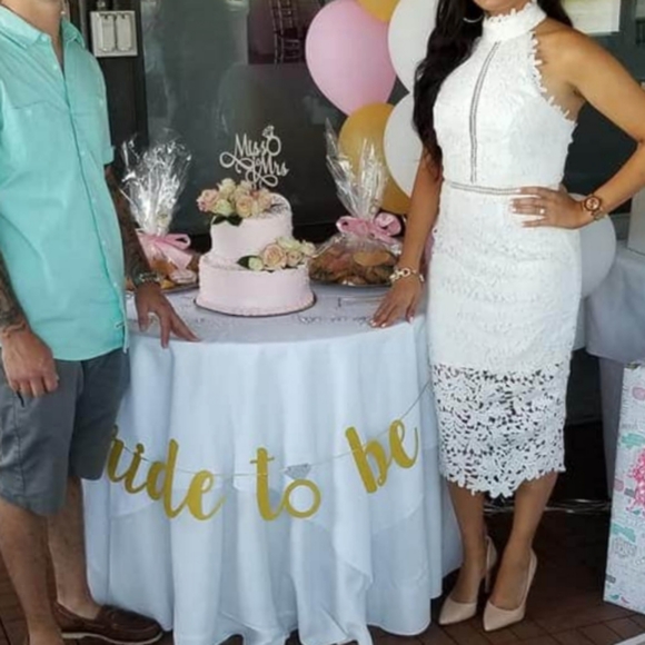 Lulu's WHITE LACE DRESS - Picture 3 of 7